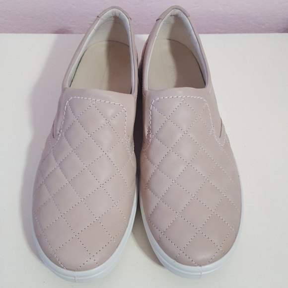 ecco women's soft 7 slip on sneaker